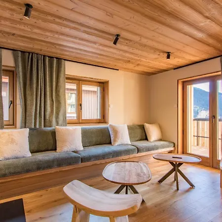 Aravis Cosy - & Piscine Apartment *